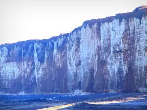 Alabaster coast - Cliff and beach, in the Pays de caux area