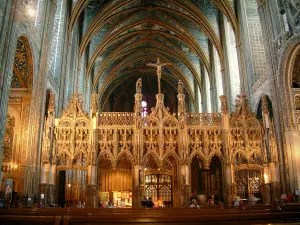 Albi - Inside of the Sainte-Cécile cathedral: rood screen of flamboyant gothic style and frescoes