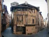 Albi - Vecchia casa di Alby (mattoni e legno), le case e il centro storico