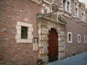 Albi - Patrizierhaus Reynès (Renaissancehaus) die Industrie-und Handelskammer bergend