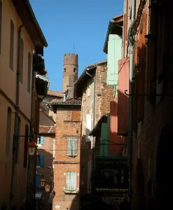 Albi - Tower and brick-built houses in the old town