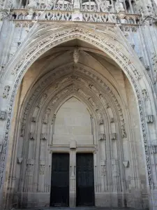 Alençon - Porch and gate of the Notre-Dame church of Flamboyant Gothic style