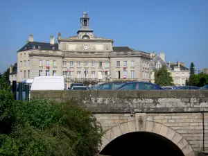 Alençon - Blick auf das Rathaus (Bürgermeisteramt)