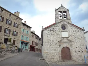 Allègre - La cappella di Notre-Dame de l'Oratoire e le facciate delle case della cittadina di carattere