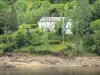 Alta valle della Dordogne - Casa in pietra immersa nel verde, con vista sul fiume Dordogna