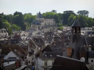 Amboise - Clock Tower, case nella città e la chiesa di Saint-Denis