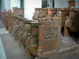 Ambronay abbey - Former Benedictine abbey (Cultural centre): Inside the abbey church: carved stalls 