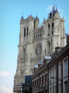 Amiens - Gotische Kathedrale Notre-Dame und Bauten der Stadt