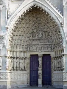 Amiens - Gotische Kathedrale Notre-Dame: zentraler Portalvorba, Tympanon