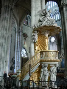 Amiens - Intérieur de la cathédrale Notre-Dame