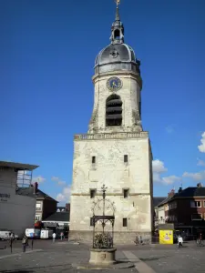 Amiens - Wachturm und Brunnen