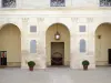 Ancy-le-Franc castle - Arcades of the main courtyard