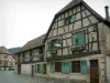 Andlau - Half-timbered houses decorated with flowers