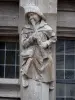 Angers - Personnage en bois sculpté de la maison d'Adam