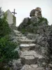 Angles-sur-l'Anglin - Treppe führend zum Bildstock und zu der Kapelle Saint-Pierre