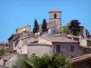 Aragon - Campanario de la Iglesia de Santa María y las casas del pueblo