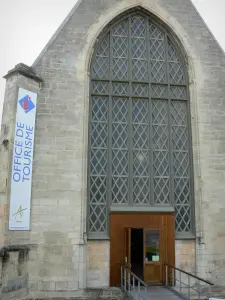 Argentan - Kapel van St. Nicolas (voormalige slotkapel) huisvesting van de VVV-kantoor