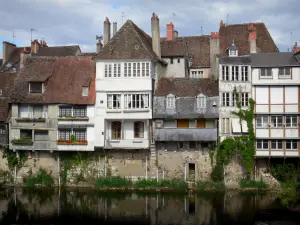 Argenton-sur-Creuse - Casas a lo largo del río Creuse