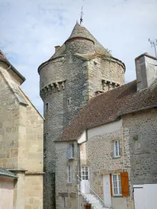 Arnay-le-Duc - Motte-Forte tower, medieval vestige