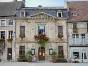 Arnay-le-Duc - Facade of the town hall of Arnay-le-Duc
