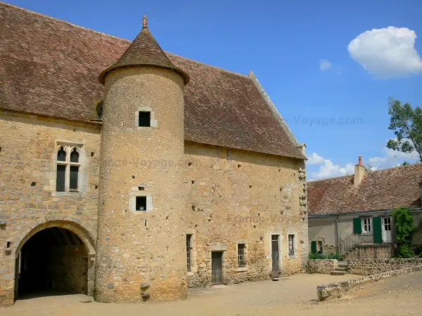 Asnières-sur-Vègre - Manoir de la Cour dit le Temple