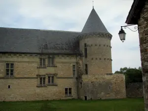 Assier - Castello rinascimentale nel Parco Naturale Regionale dei Causses di Quercy