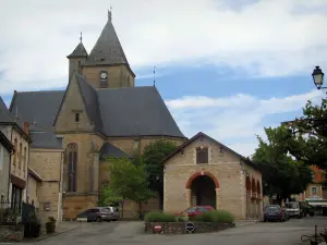 Assier - Renaissance church, the covered market hall and the houses of the village, in the Regional Nature Park of the Quercy Limestone Plateaus