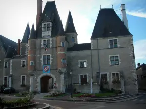 Aubigny-sur-Nère - Schloß der Stuarts, das das Rathaus birgt