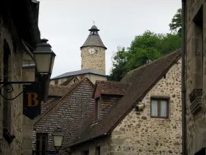Aubusson - Clock Tower (ex torre di guardia) e le case della città vecchia