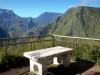 Aussichtsstelle Kap Noir - Panoramatafel des Kap Noir mit Rundblick auf den bewahrten Talkessel Mafate