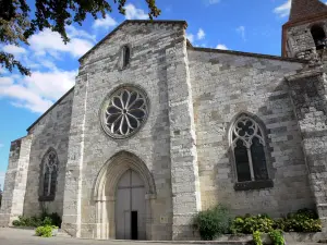 Auvillar - Facciata e portico della chiesa Saint-Pierre (ex convento benedettino)