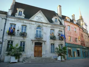 Auxerre - Facade of the town hall