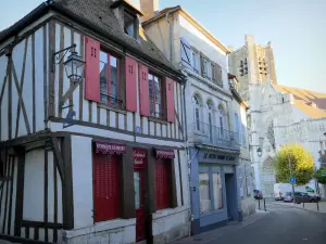 Auxerre - Half-timbered house and Saint-Étienne cathedral