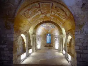 Auxerre - Romanesque crypt of Saint-Etienne cathedral and its ancient frescoes