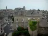 Avranches - Vom Garten des Bergfrieds aus, Blick auf die Befestigungen, die
Gebäude, die Häuser und die religiösen Bauten der Stadt