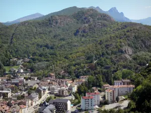 Ax-les-Thermes - Blick auf das Kurbad und die Berge der Ariege Pyrenäen