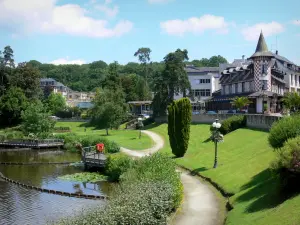 Bagnoles-de-l'Orne - Passeggiata lungo il lago e le ville spa