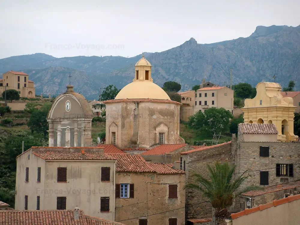 La Balagne - Balagne: Maisons du village de Cateri