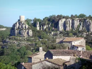 Balazuc - View of the houses of the village, the cliffs and the Queen Jeanne tower