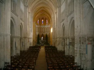 Bar-sur-Aube - Inside of the Saint-Pierre church