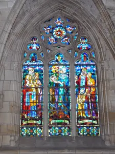 Basilica di Notre-Dame de l'Épine - All'interno della Basilica Notre-Dame: vetrate