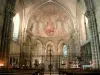 Basiliek van Évron - Interieur van de basiliek van Onze Lieve Vrouw van de Thorn: Kapel van Saint Crespin: muurschildering van Christus in Majesteit