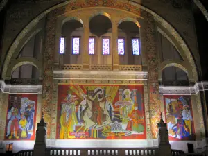 Basiliek van Lisieux - Binnen in de basiliek van St. Theresia