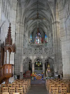 Basilique Notre-Dame de l'Épine - Intérieur de la basilique Notre-Dame avec son jubé