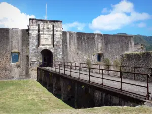 Basse-Terre - La entrada a la fortaleza Louis Delgrès