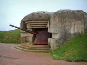 Batterij van Longues-sur-Mer - Duitse batterij: bunker met een pistool