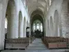 Baume-ле-Messieurs - Аббатство: неф церкви аббатства Сен-Пьер
