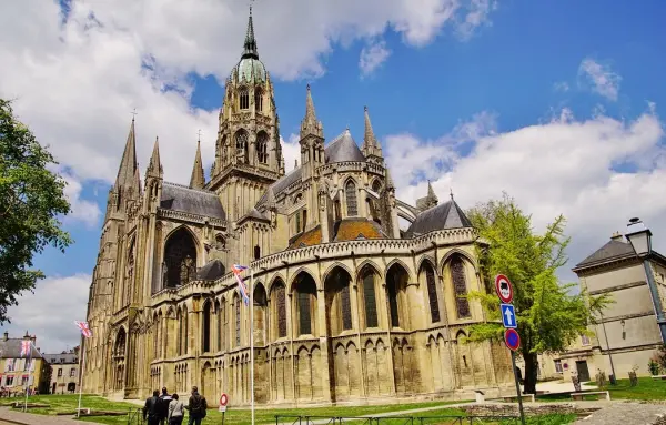 Bayeux - Guide tourisme, vacances & week-end dans le Calvados