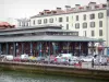 Bayonne - Halles au bord de la rivière Nive