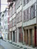 Bayonne - Façades de maisons à colombages de la vieille ville